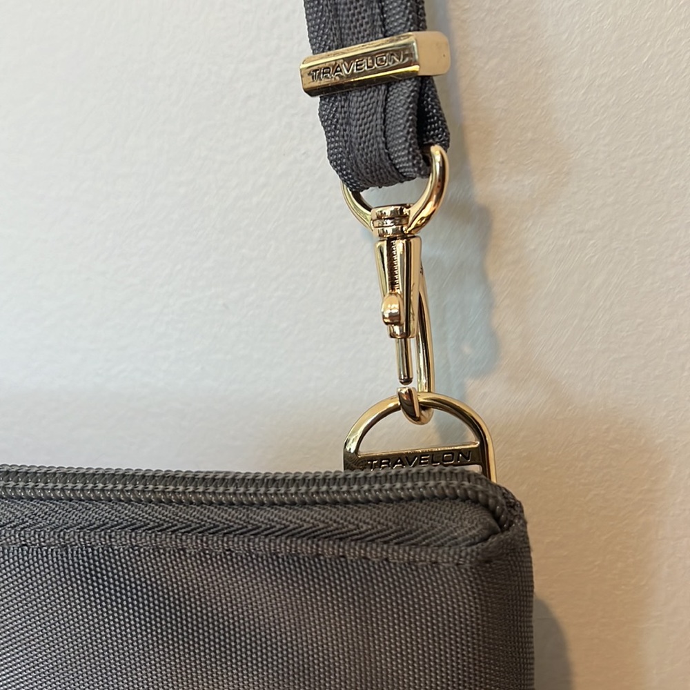 NWOT Travelon Anti-Theft Crossbody Bag - Picture 4 of 10